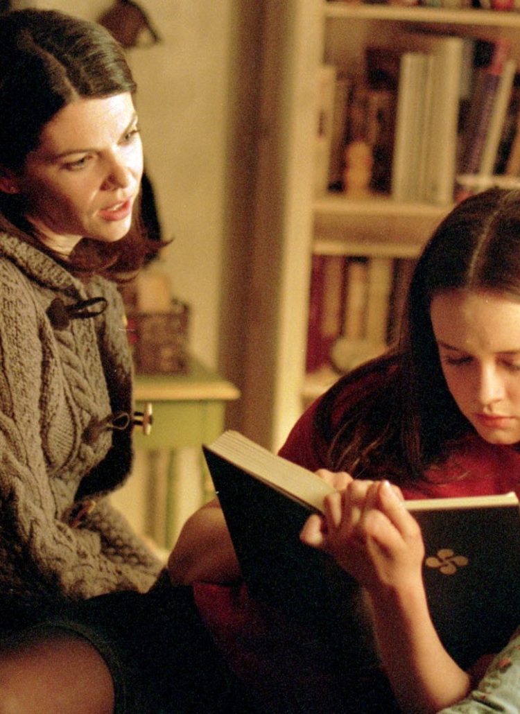 Lorelai Gilmore and Rory Gilmore TV still from Gilmore Girls